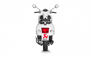 Akrapovic Slip-On Line RVS Black Einddemper met E-keur Vespa GTS Super 125 / Sport / Tech 2017 - 2020